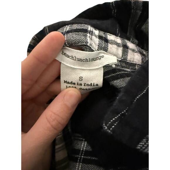 Beach lunch lounge button up flannel - Picture 3 of 3